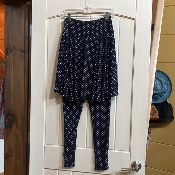 Like new! The Pyramid Collection, high/low polka dot skirted leggings - Picture 2 of 5